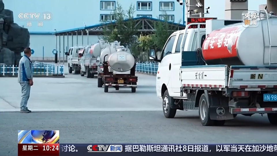 砥礪奮進七十載 天山南北譜華章丨從沙漠之舟到産業之舟 新疆駱駝産業用上智慧化生産線