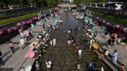 韓國：單人戶數量首次破1000萬 佔家庭總數比重超4成_fororder_202508282fb43b6e717c41ca97290f555adf4ae6_28282983a3ed4a6faacdf36c5dd0e107.JPG
