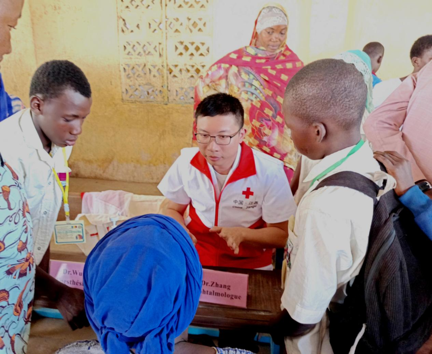 Guarding the Health of Teachers and Students, Conveying China-Chad Friendship_fororder_圖片8