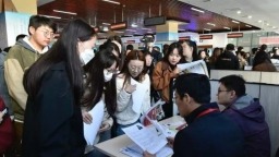 呼和浩特市政協舉辦“助力三年十五萬青年留呼·政協委員在行動”就業招聘活動