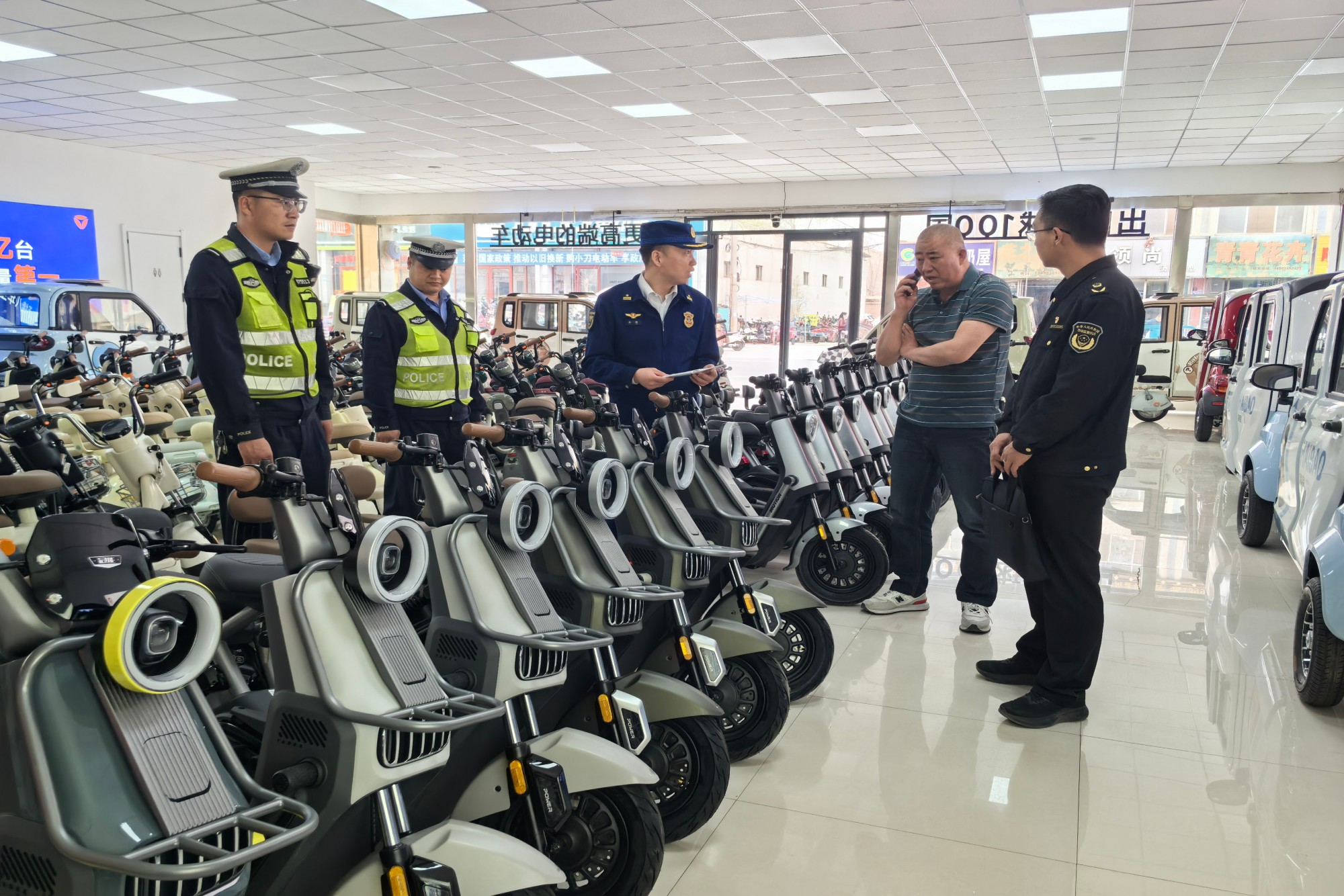 甘肅張掖消防持續開展電動自行車安全隱患全鏈條整治行動宣傳活動_fororder_5a36453aa1122ef0ba34de9be15db6e