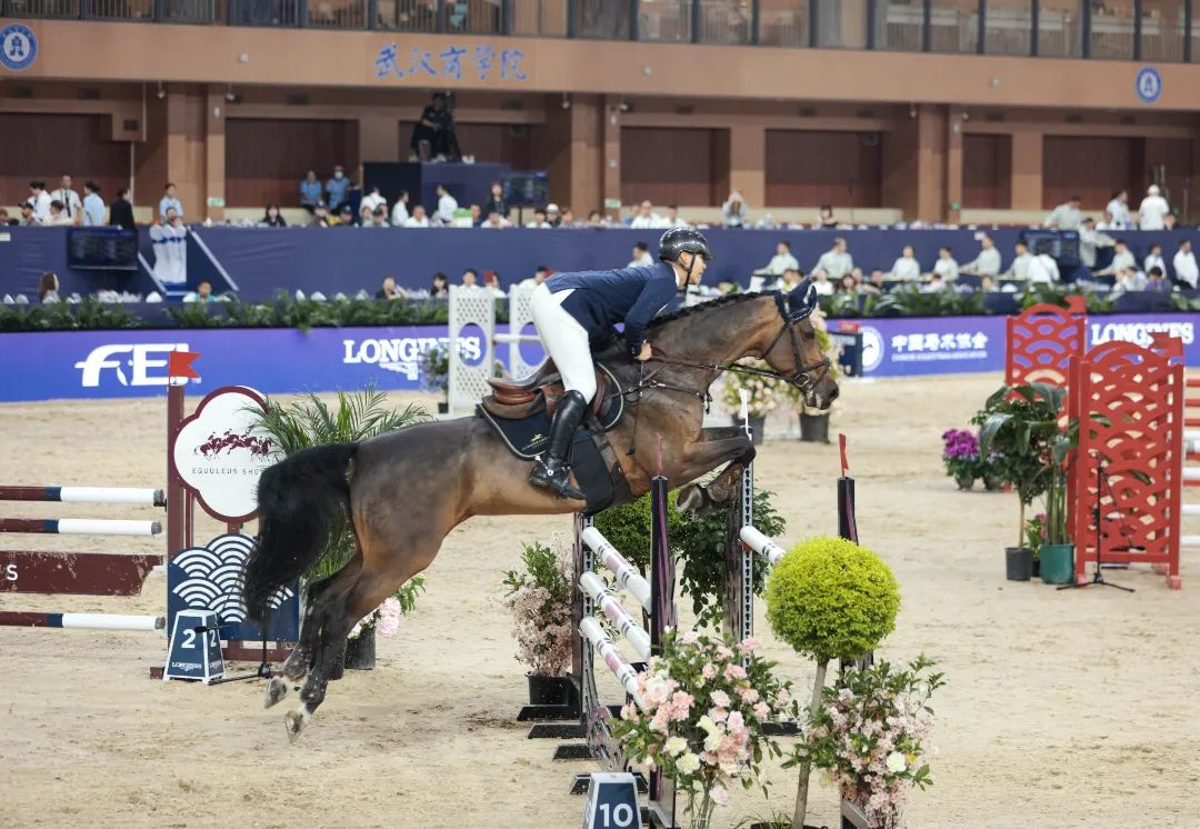Top International Equestrian Event Hosted at Wuhan Business University_fororder_圖片4