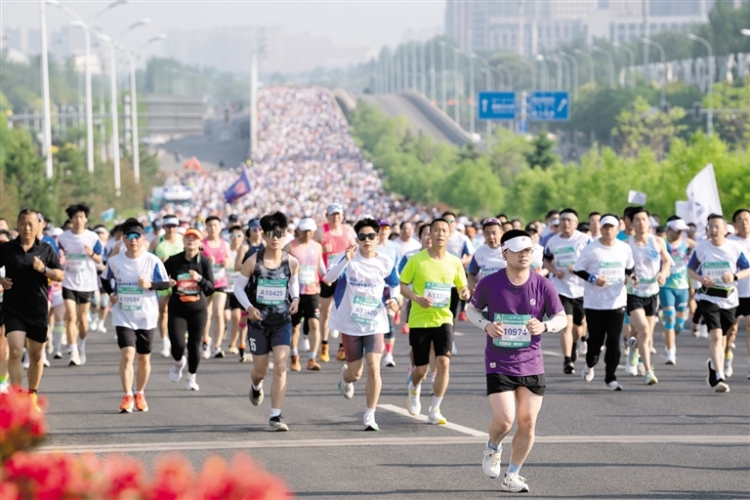 呼和浩特半程馬拉松激情開跑_fororder_4020959_wt_1748182402573_s