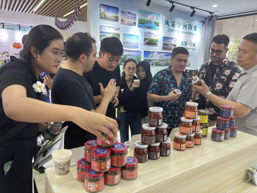 International Youth Sports Study Camp Ecological Ninghe: Livestreaming Local Produce with Great Success_fororder_圖片12