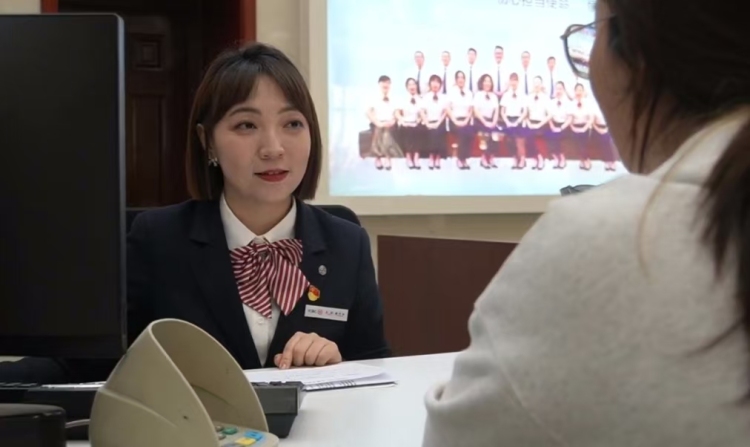 【向最美勞動者致敬】“金融衛士”岳陽——堅守一線 用專業服務譜寫勞動讚歌_fororder_微信圖片_20250430182324