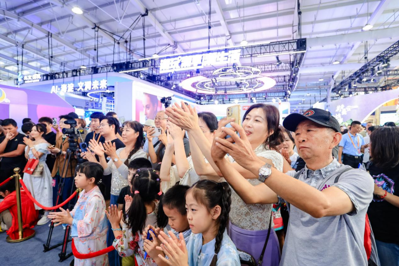第10回「カラフルワールド」文化展示交流イベントが円満に閉幕