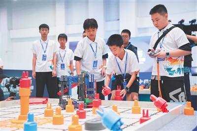 三亞：機器人競賽顯身手