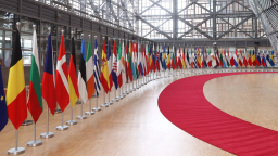 歐洲頭條丨從斯德哥爾摩到布達佩斯：援烏帳單如何撕裂歐盟_fororder_20251122003010836