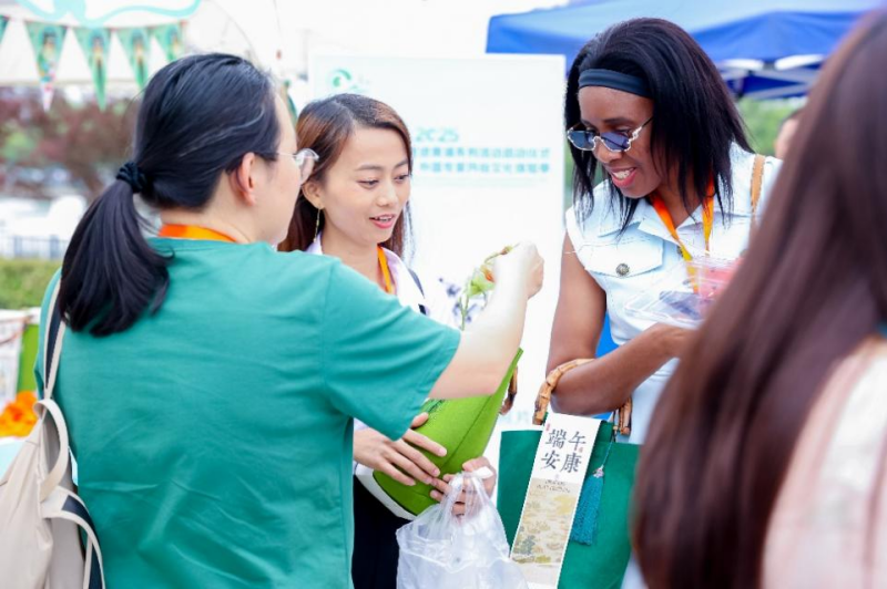 Fragrant Zongzi and Dragon Boat Races: Neighborhood Culture Festival Kicks off in Yingpu Subdistrict, Qingpu District, Shanghai_fororder_圖片4
