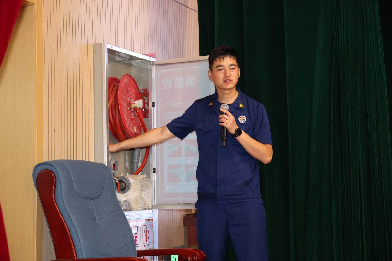 張掖肅南：“課堂+戰場”雙聯動 築牢校園消防安全墻_fororder_圖片4