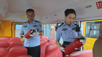 湖南衡陽縣開展校車“大體檢” 撐起師生“平安傘”