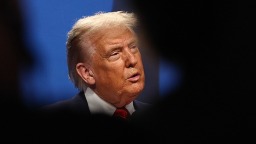 特朗普社媒賬號刪除與奧巴馬有關視頻片段 涉嫌種族歧視_fororder_65b48ebb46f74fceaea76edb2d997477