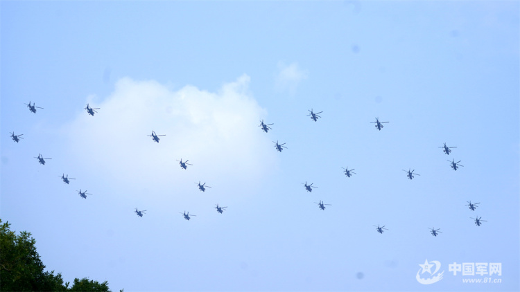 我在閱兵現場｜空中梯隊，致敬勝利_fororder_5