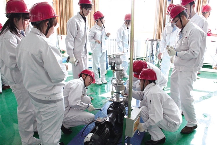 鄂爾多斯職業學院打造能源特色專業 服務國家戰略基地建設_fororder_6