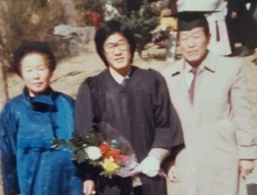 三戰總統終成正果 草根逆襲的李在明能否治愈撕裂的韓國？