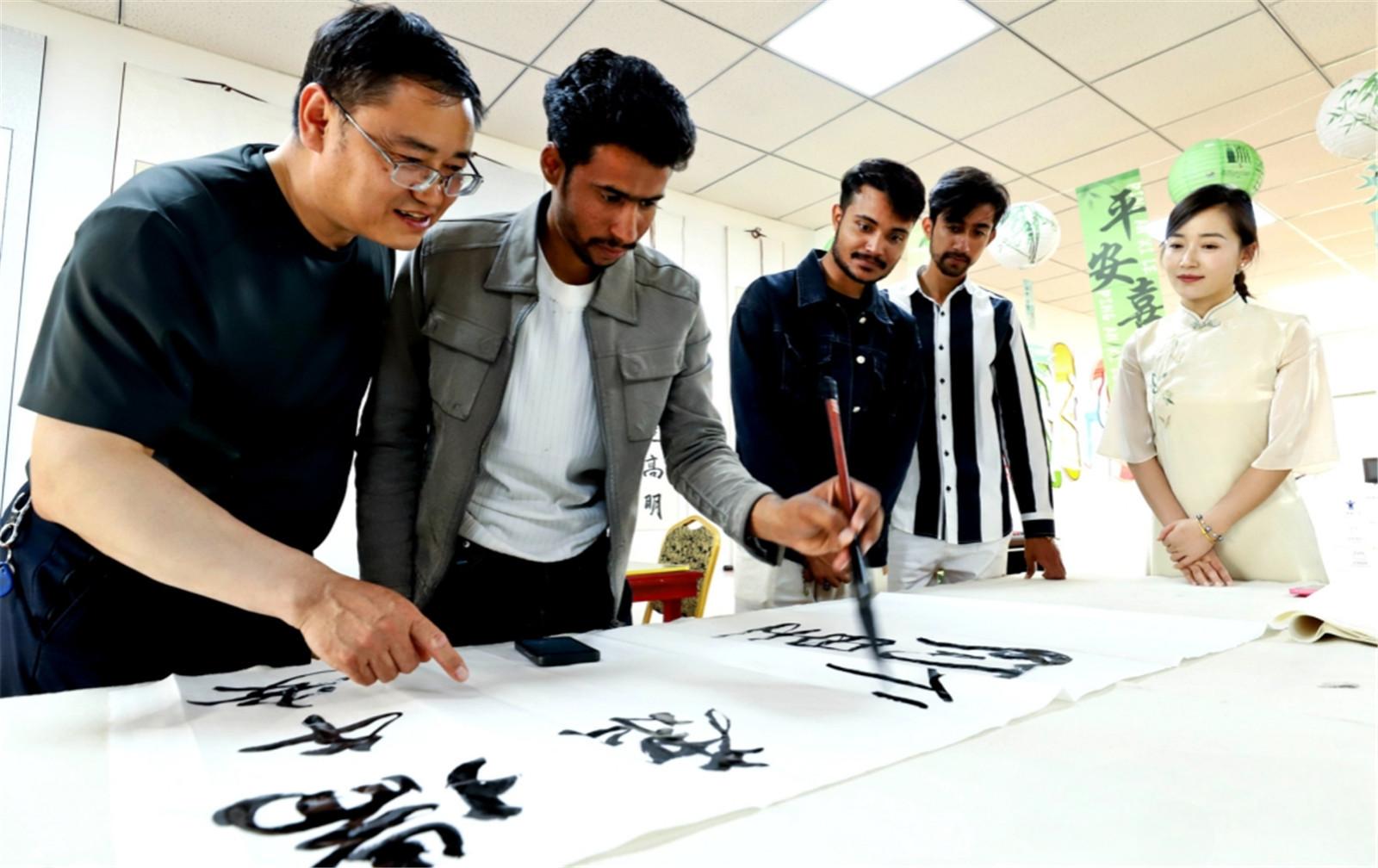 張掖山丹：“海外新聲代”來華留學生“跨國連線”訴説“網絡中國節”_fororder_圖4