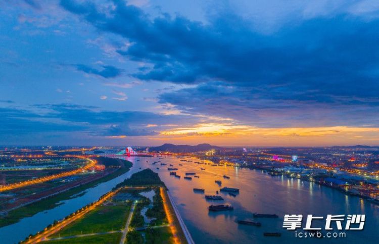 初伏雨後的絕美長沙_fororder_mmexport022d756993d06eaf901e3bb3cbf85524_1753142265210