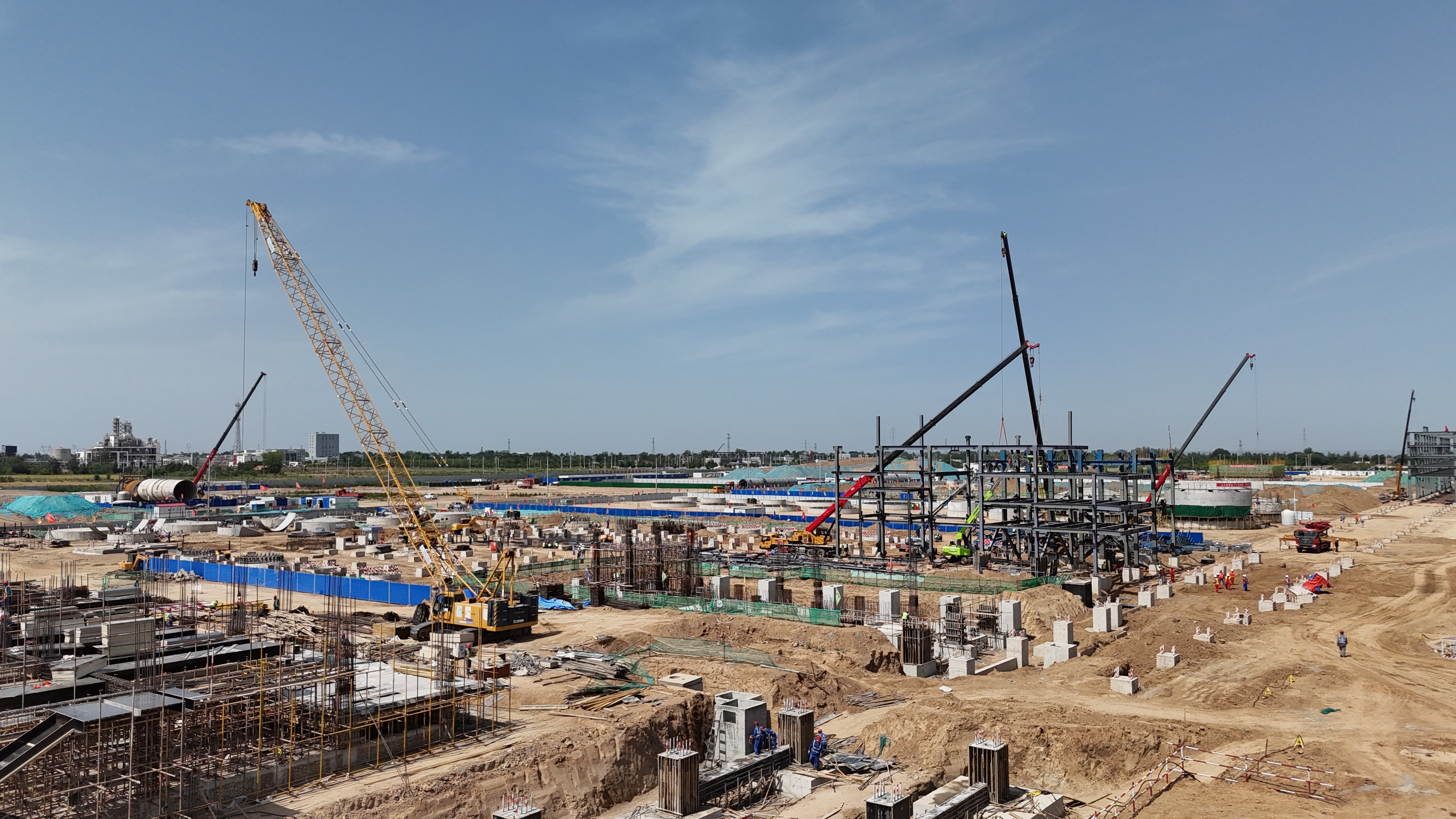 慶陽：項目建設量質齊升 市屬省列項目完成投資額甘肅第一_fororder_慶陽同欣輕烴深加工項目施工現場。薛亮