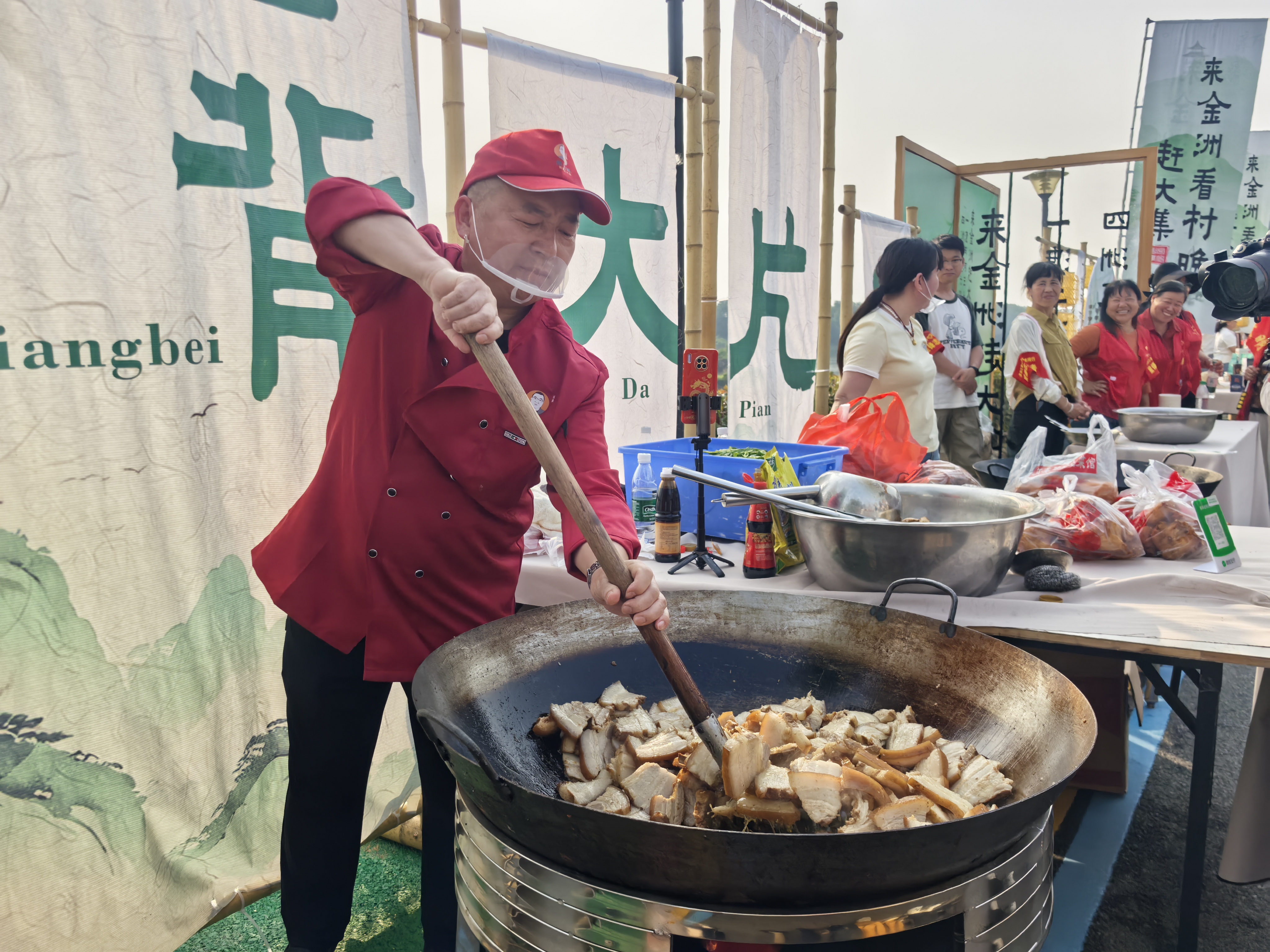 比演唱會還嗨！湖湘文化助力村晚“潮”出圈_fororder_微信圖片_20250430141302
