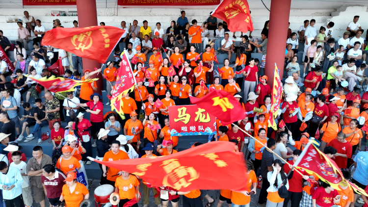 龍舟一槳劃千載 湖南麻陽正“青春”_fororder_90bfa5b4962554c6fbb22b362c03d3a(1)