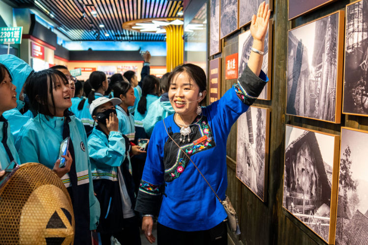 習近平總書記引領中國從脫貧攻堅邁向鄉村全面振興