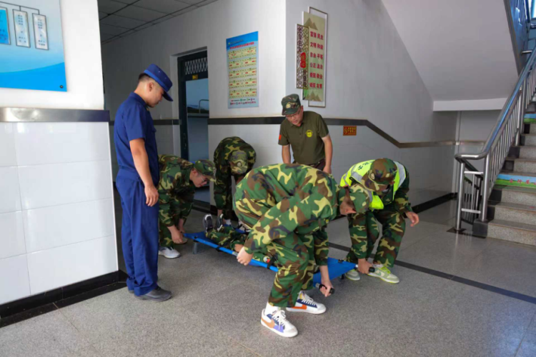 張掖市消防救援支隊：軍訓植入消防課 守護校園安全_fororder_5
