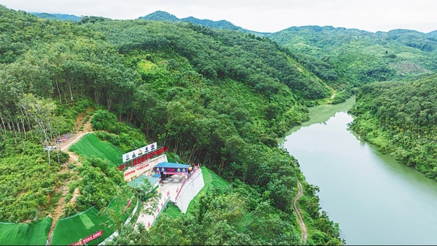 海南省牛路嶺灌區工程總幹渠2#隧洞貫通
