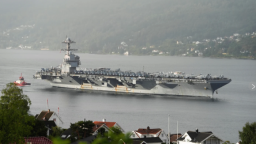 北美觀察丨航母逼近 白宮議戰 美委高壓態勢會否升級為區域戰爭？