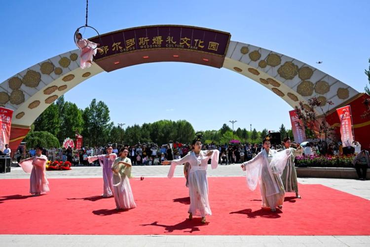 內蒙古暖意盎然迎旅遊旺季_fororder_20250519e90842a15b23499592a74fbf4eeece08_af97463d9f3342aa8e7adc04168ccc03