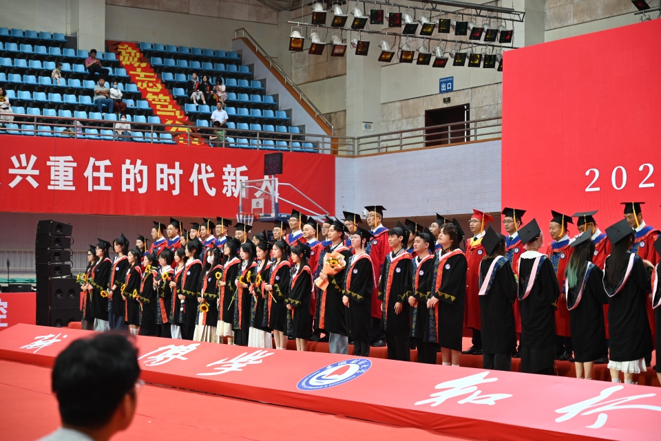 安徽財經大學舉辦2025屆畢業生畢業典禮暨學位授予儀式_fororder_DSC_5424.JPG