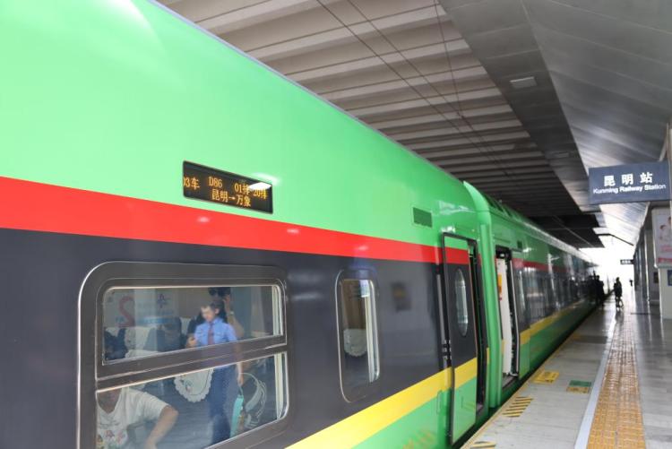 暑期跨境遊升溫 中老鐵路增開國際旅客列車助力出行