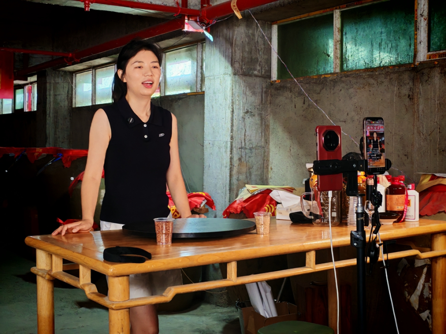 Renhuai, Guizhou: Riding the “Live-Streaming Express” to Boost Jiang-Flavor Baijiu Sales_fororder_圖片5