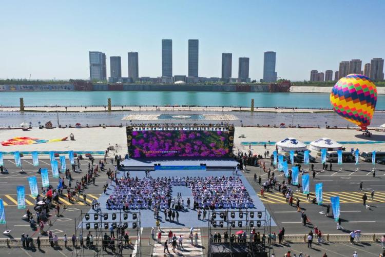 內蒙古暖意盎然迎旅遊旺季_fororder_20250519e90842a15b23499592a74fbf4eeece08_29282850e18e488b946cc67cbf422638