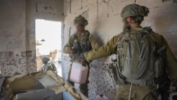 以軍在加沙城郊區恢復作戰 警告當地平民向南撤離_fororder_20250820163947299 (1)
