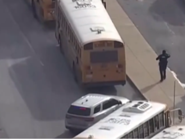 美國發生高中槍擊案 家長怒問：還要等到何時？