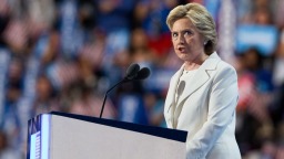 就愛潑斯坦案作證 希拉裏堅稱“沒見過、沒坐過、沒去過”