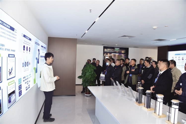 聚焦固態電池産業 開闢高品質發展新路徑_fororder_烏海25103002_s