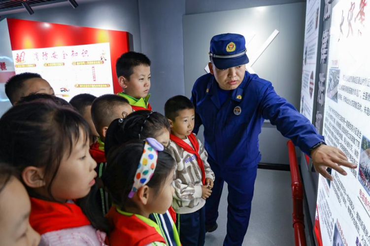 甘肅肅南消防：萌娃走進消防科普教育基地_fororder_圖片5