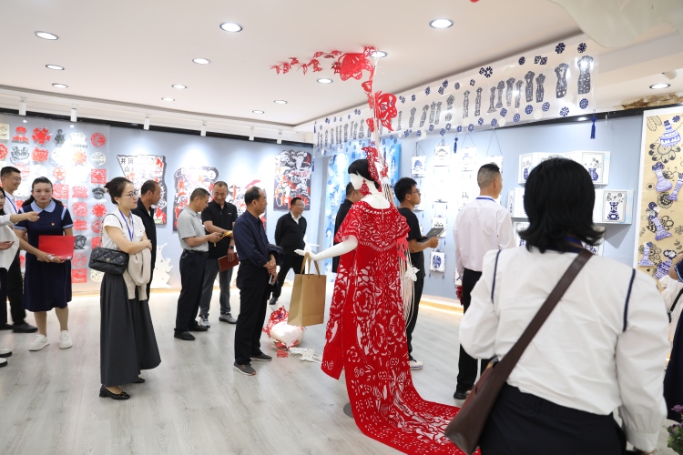 清水縣第一幼兒園第三屆剪紙藝術作品展開展_fororder_467A9261.JPG