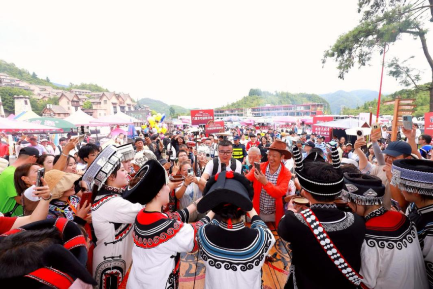 2025 Guizhou Yeyuhai·Haiping Yi Torch Festival Season in Full Swing_fororder_圖片8
