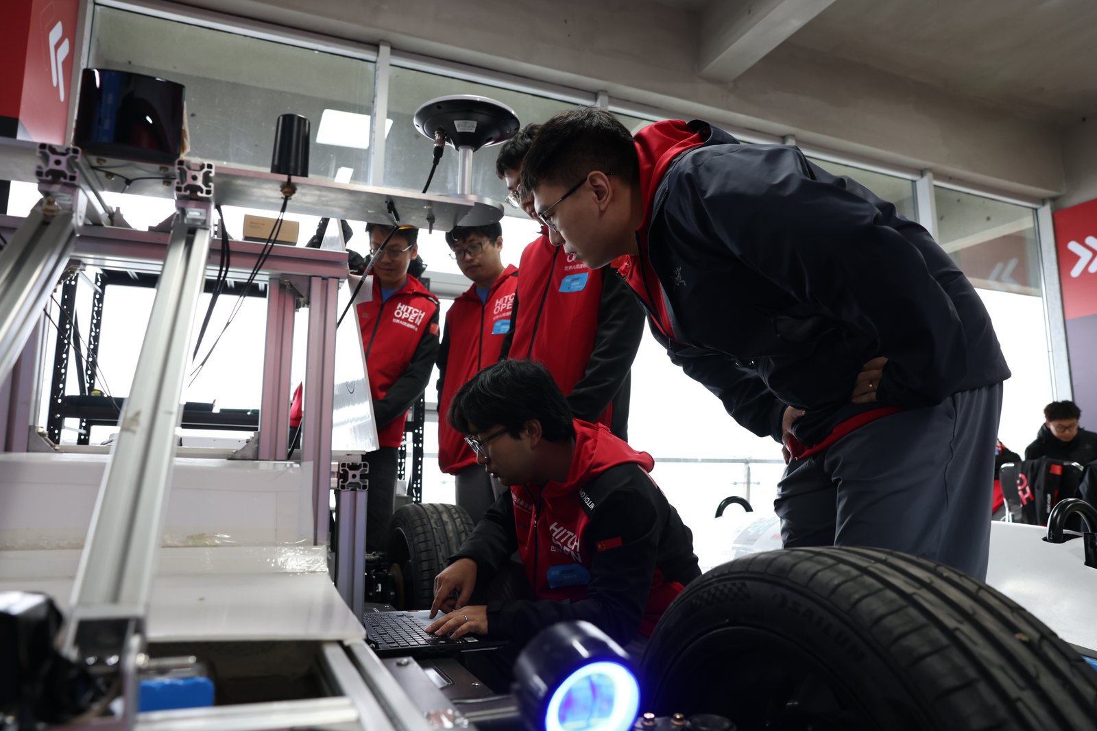 “雲”上競速 駛向“未來”——世界AI競速錦標賽總決賽在湖南張家界落幕_fororder_3