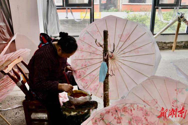 守藝出新，衡山油紙傘百年老手藝煥發新活力
