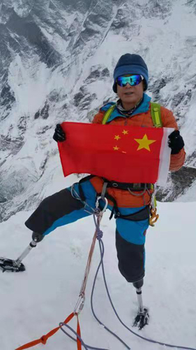 勇攀高峰 永不放棄——專訪中國登山家夏伯渝