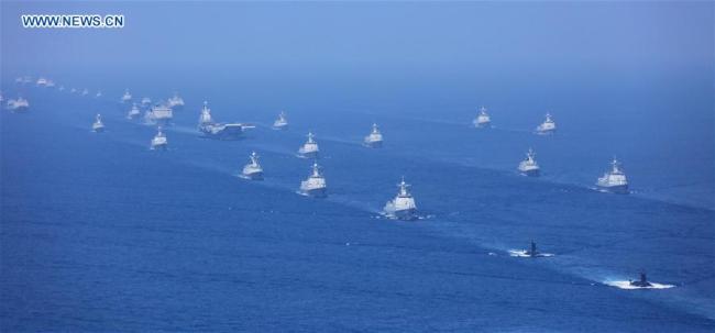 Xi Jinping passe en revue la marine en mer de Chine méridionale