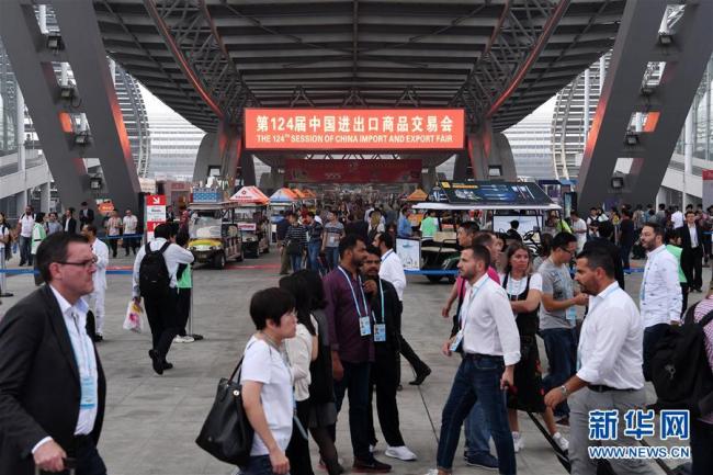 La 124e édition de la Foire automnale de Guangzhou s'est ouverte lundi au Centre international des conventions de Pazhou, à Guangzhou, dans la province chinoise du Guangdong.