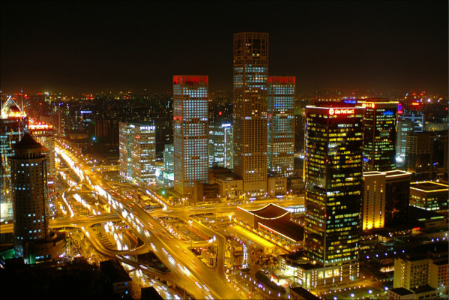 Le CBD de Beijing est illuminé au soir (Photo/ P.Palmer Frank (Allemagne))