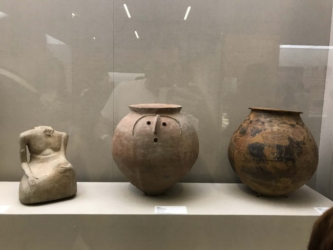 چائنا نیشنل میوزیم میں ایشیائی تہذیب و تمدن سے وابستہ قدیم نوادرات کی نمائش کی تصویری جھلکیاں۔ نمائش  میں پاکستان سے لائے گئے نوادرات بھی موجود ہیں۔