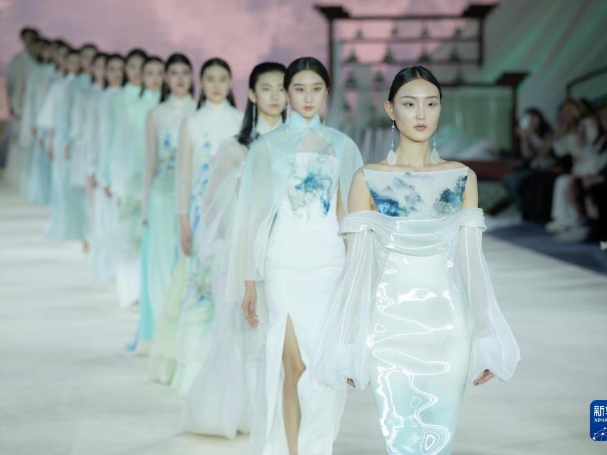 Minggu Fesyen Musim Luruh dan Sejuk Beijing 2024