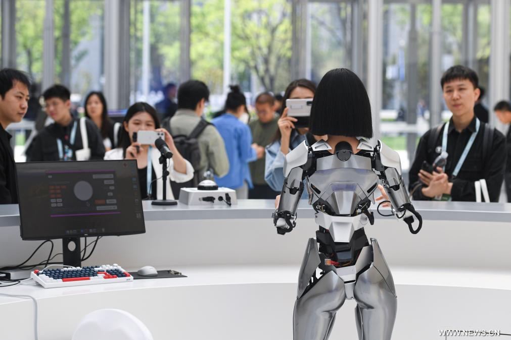 افتتاح منتدى تشونغقوانتسون المتمحور حول التكنولوجيا الرائدة في بكين