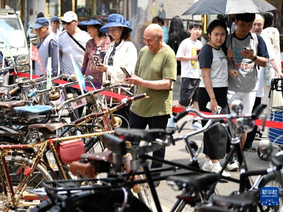 Pameran Basikal Retro di Blok Komersial Tianjin